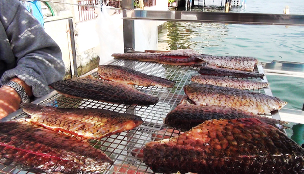 Come si fa il pesce essiccato a Montisola, sul lago d’Iseo