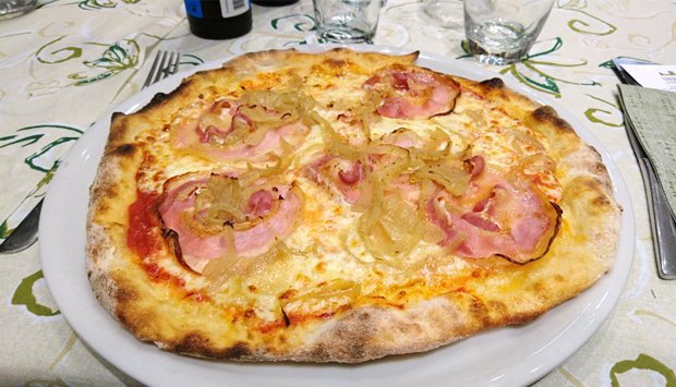 Pizzeria Le Coccinelle a Villa Cortese (MI): impasti e dolci da provare