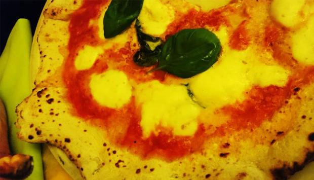 Piz a Milano, pizzeria rigorosa di grande successo popolare