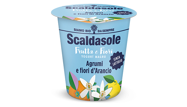 Yogurt Scaldasole, la purezza del Bianco e la golosità di Frutta e Fiori