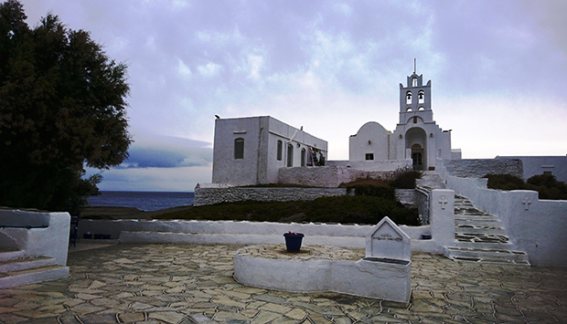 Panagia Chrissopigi, stupenda chiesa ortodossa sull’isola greca di Sifnos