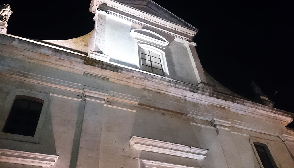 Cisternino, in Puglia la città bianca che brilla anche di notte