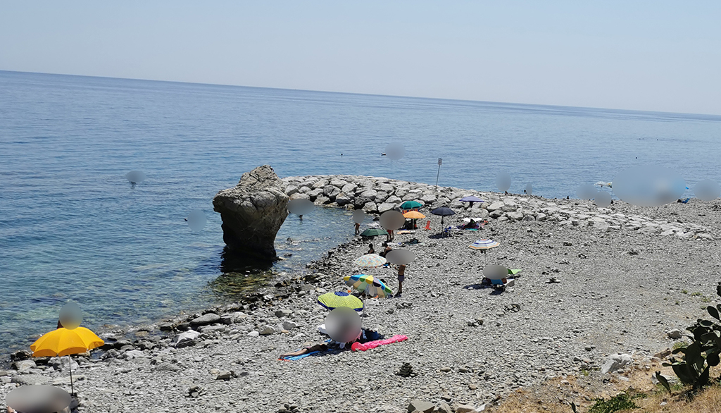 La stupenda spiaggia di Roseto Capo Spulico (CS) in Calabria, tra storia e bellezza