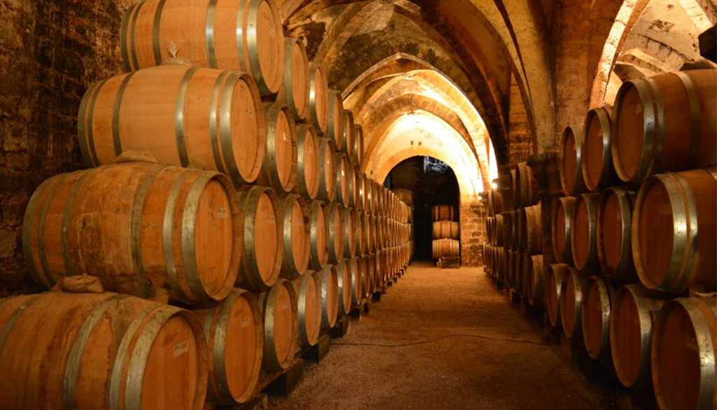La firma di Jérôme Arnoux su vini e sperimentazioni che narrano il territorio di Arbois in Francia