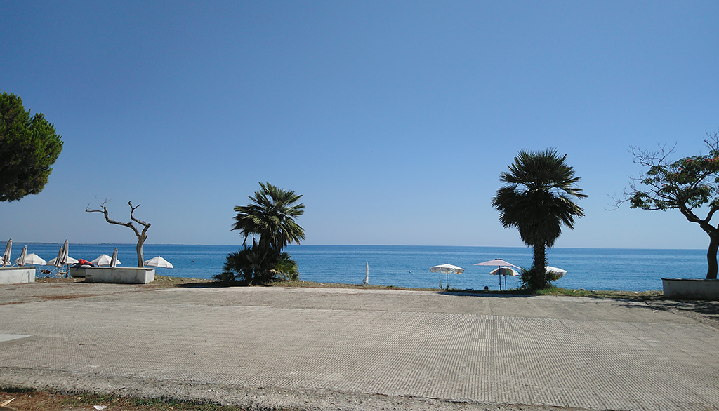 La bellissima spiaggia calabrese di Montegiordano Marina (CS), davvero “meglio” di Montecarlo?