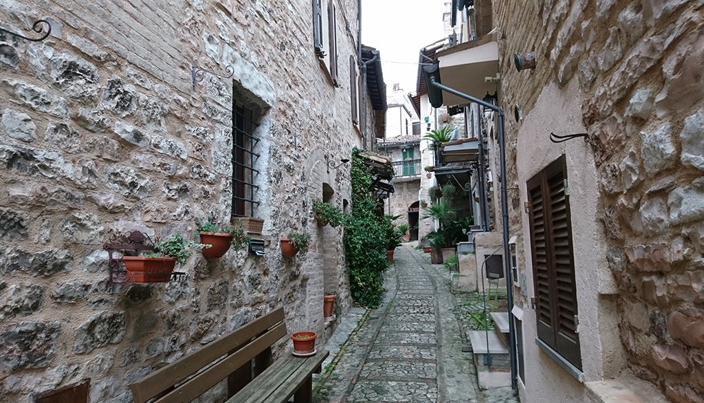 Spello, la lezione di stile e civiltà del meraviglioso borgo dell’Umbria