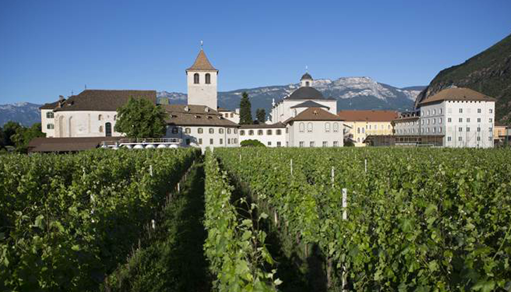 Muri-Gries: al lavoro tra tenuta, cantina e convento per nobilitare Lagrein e vini dell’Alto Adige