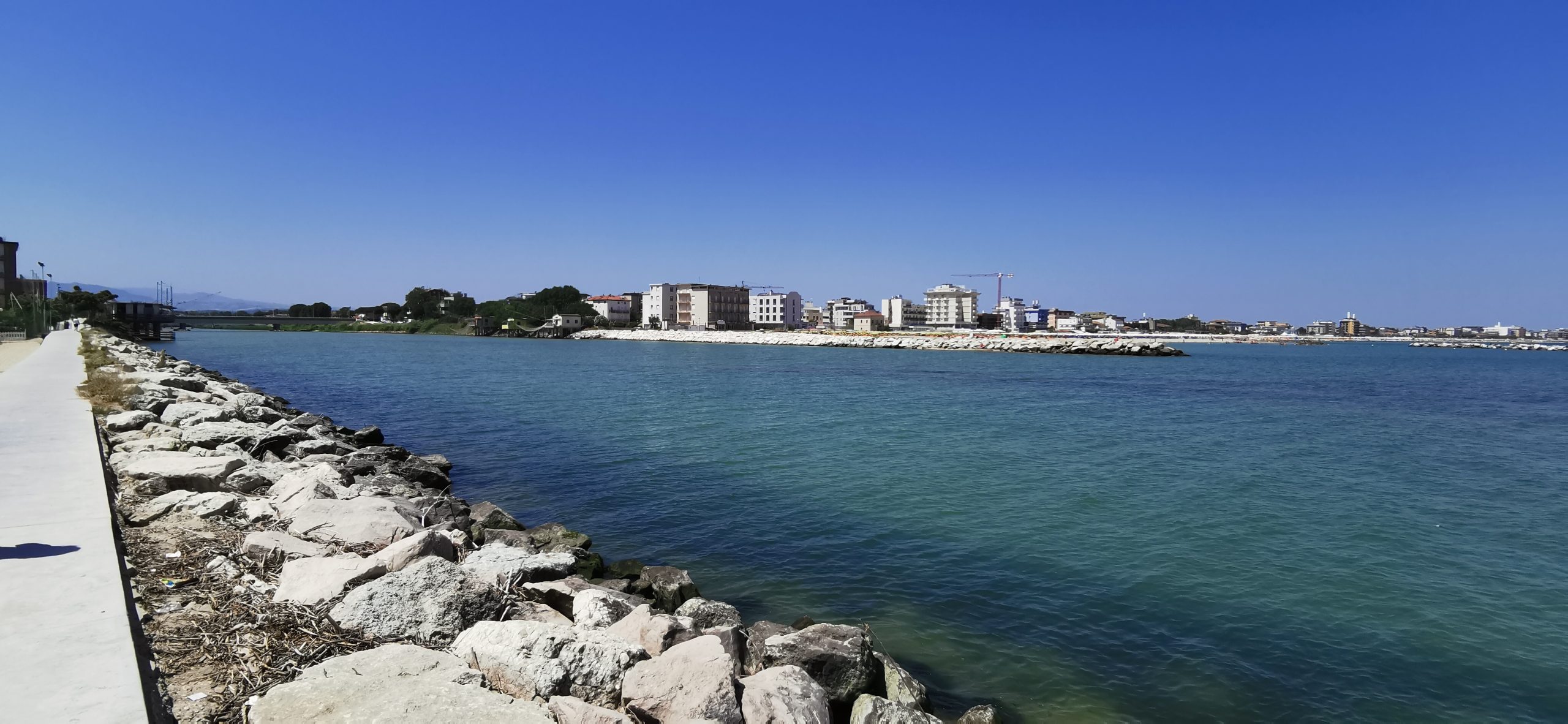 La bellezza delle spiagge della foce Marecchia a Rimini, in attesa delle trasformazioni