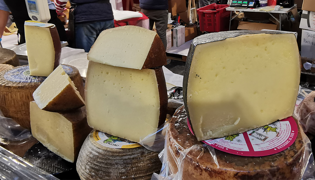 I prodotti di Formaggi Picciau, caseificio nei dintorni di Cagliari in Sardegna