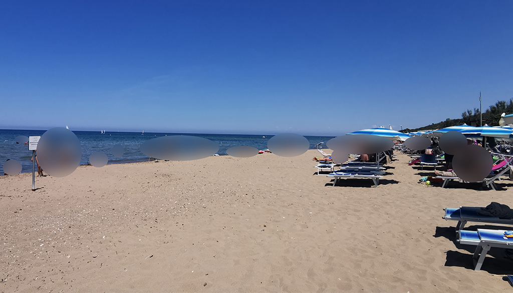 La spiaggia del Garden Toscana Resort nella Costa degli Etruschi, tra storia, bellezza e relax