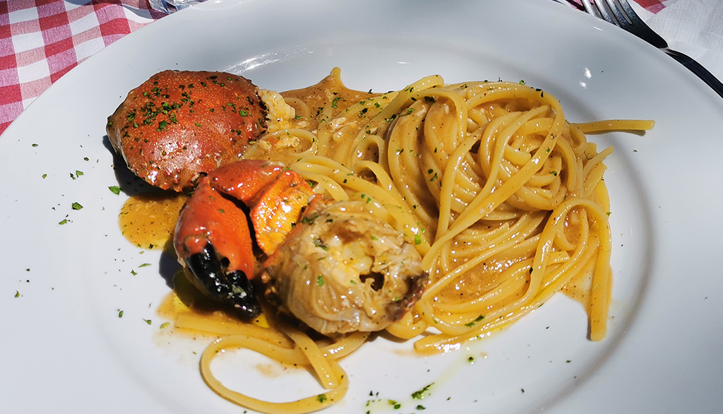 Trattoria Ai Ciodi su magnifica isola nella laguna di Grado per Boreto e vera cucina ittica friulana