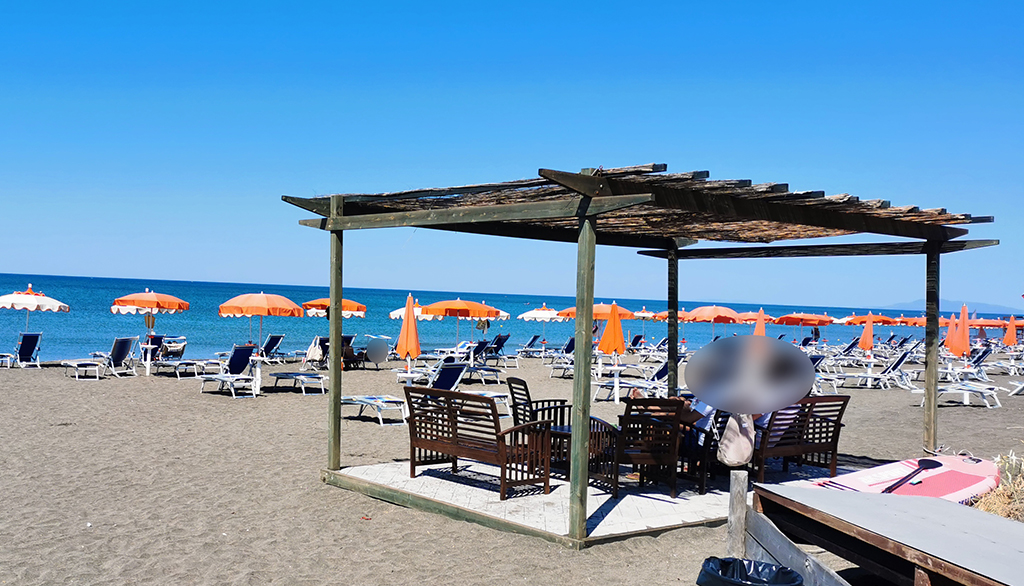 La spiaggia attrezzata di Torre del Sole a Marina Velca (Tarquinia), perla balneare dell’alto Lazio