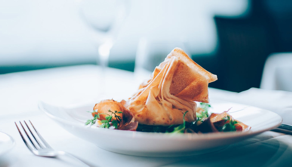 La ristorazione del Garden Toscana Resort, tripudio di sapori tra locali gourmet e bar panoramici