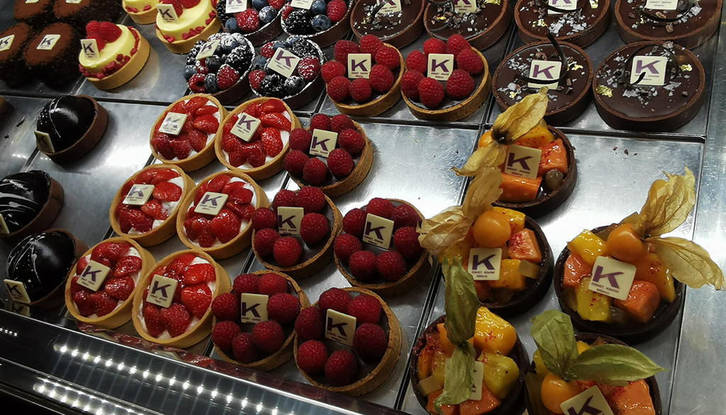 La pasticceria di Ernst Knam a Milano, dolce regno del cioccolato e impero degli abbinamenti